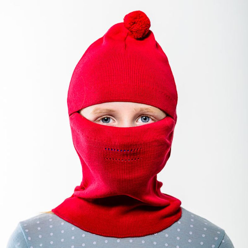 Lue 2-7 år bomull rød (medlemspris 250,-)